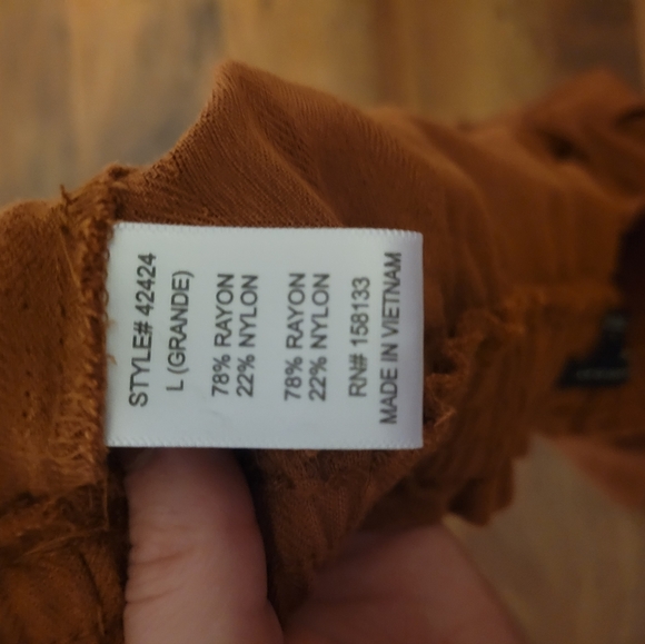 Beautiful paper bag style shorts, terra cotta color, Large - Picture 3 of 3